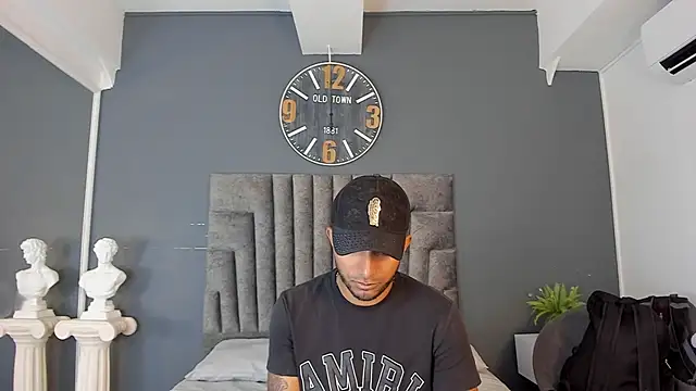 Robin Rief online show from April 14, 2026, 7:41 pm