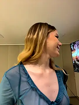 Snapshot of NicoleCut chatting on November 6, 2025, 10:30 am NicoleCut online show from November 6, 2025, 10:30 am