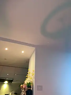 NicoleCut online show from February 20, 2026, 9:44 am