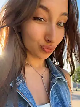 Snapshot of VelvetVixenI chatting on July 18, 2026, 4:15 pm VelvetVixenI online show from July 18, 2026, 4:15 pm