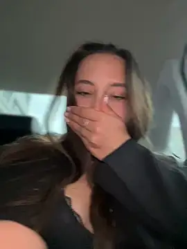 VelvetVixenI online show from April 9, 2026, 3:07 pm