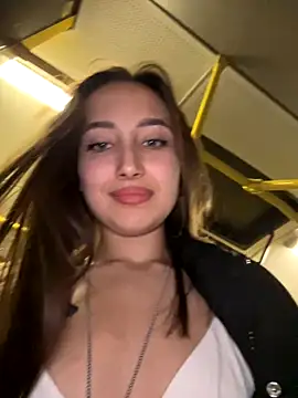 Snapshot of VelvetVixenI chatting on December 4, 2025, 5:01 pm VelvetVixenI online show from December 4, 2025, 5:01 pm