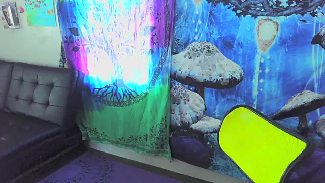 Snapshot of _hellostormy_ chatting on September 30, 2025, 3:18 pm  hellostormy  online show from September 30, 2025, 3:18 pm