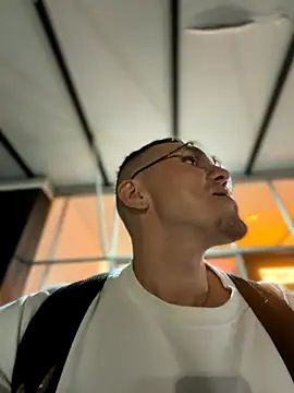 Snapshot of adam-rivera chatting on November 9, 2025, 12:47 am adam-rivera online show from November 9, 2025, 12:47 am