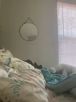 1prettygem online show from February 4, 2025, 9:20 pm