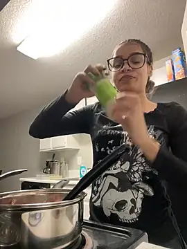 1prettygem online show from January 8, 2025, 10:58 pm