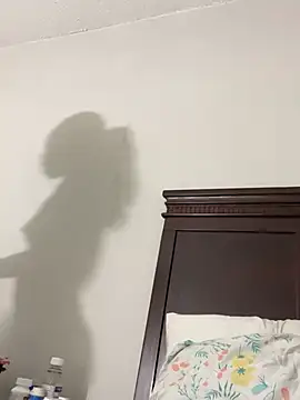 1prettygem online show from December 20, 2024, 11:05 pm