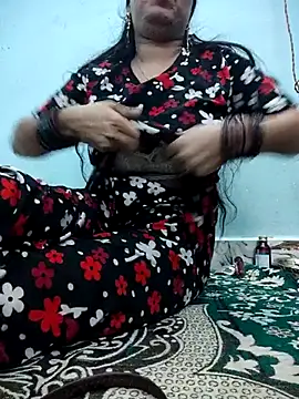 Snapshot of Haniya-143 chatting on November 15, 2025, 12:58 am Haniya-143 online show from November 15, 2025, 12:58 am