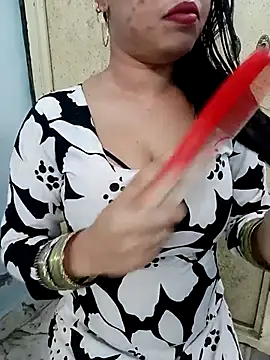 Snapshot of Haniya-143 chatting on December 16, 2025, 10:58 pm Haniya-143 online show from December 16, 2025, 10:58 pm