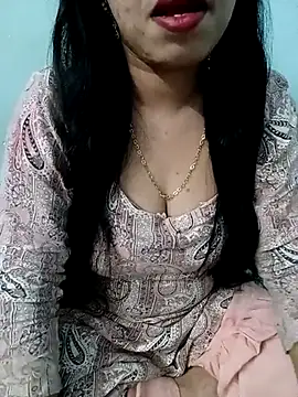 Snapshot of Haniya-143 chatting on November 9, 2025, 10:03 pm Haniya-143 online show from November 9, 2025, 10:03 pm