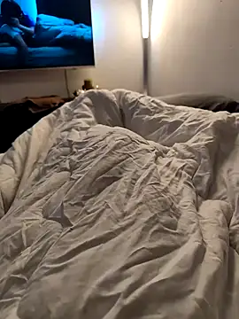 ariel-rick online show from December 19, 2025, 10:23 pm