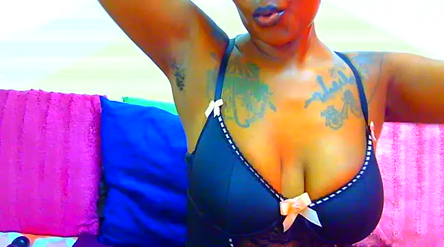 TattoedGoddessxx online show from February 4, 2025, 1:16 pm