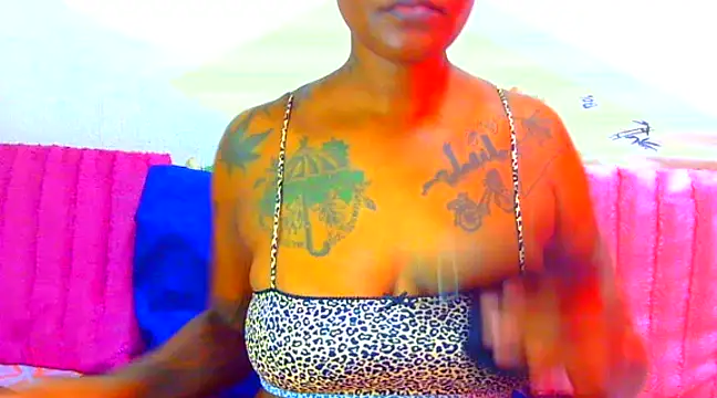 TattoedGoddessxx online show from February 26, 2025, 12:49 pm