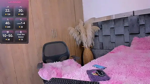 Snapshot of Nicol_ofi24 chatting on March 18, 2025, 12:17 pm Nicol ofi24 online show from March 18, 2025, 12:17 pm