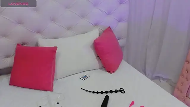 Snapshot of anchela-garcia1 chatting on October 31, 2025, 2:35 pm anchela-garcia1 online show from October 31, 2025, 2:35 pm