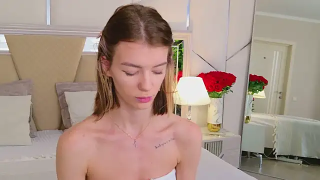 Snapshot of MeganMour chatting on November 24, 2025, 5:02 pm MeganMour online show from November 24, 2025, 5:02 pm