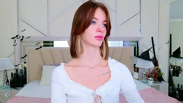 Snapshot of MeganMour chatting on October 30, 2025, 5:10 pm MeganMour online show from October 30, 2025, 5:10 pm