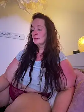 Engel mia online show from May 25, 2026, 8:18 pm