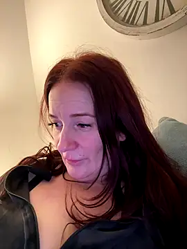 Snapshot of Engel_mia chatting on November 25, 2025, 8:42 pm Engel mia online show from November 25, 2025, 8:42 pm