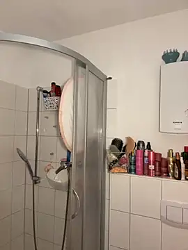 Snapshot of Engel_mia chatting on October 31, 2025, 10:23 am Engel mia online show from October 31, 2025, 10:23 am