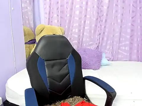 ximena bunny online show from January 7, 2025, 7:06 pm