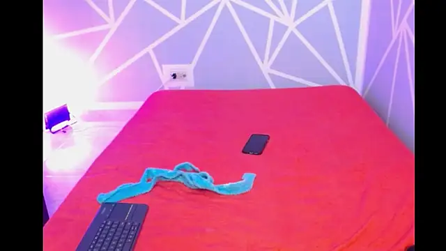 Snapshot of sara17_ chatting on March 13, 2025, 6:26 am sara17 online show from March 13, 2025, 6:26 am