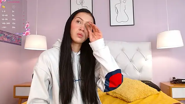 Snapshot of sara17_ chatting on October 3, 2025, 8:43 pm sara17 online show from October 3, 2025, 8:43 pm