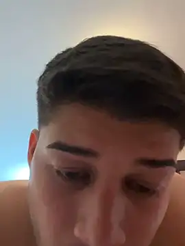 Snapshot of emiliano177 chatting on December 12, 2024, 2:37 am emiliano177 online show from December 12, 2024, 2:37 am