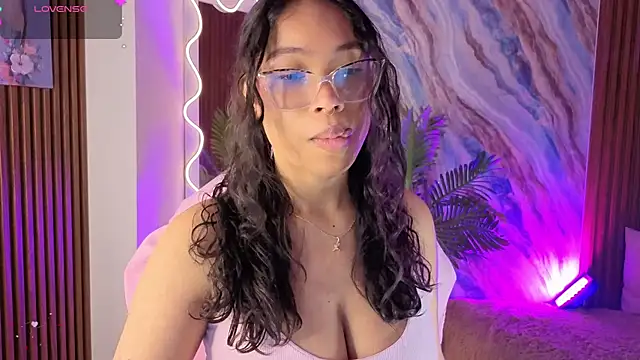 Snapshot of penelope_tay1 chatting on June 6, 2026, 3:23 am penelope tay1 online show from June 6, 2026, 3:23 am