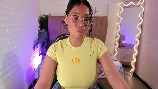 penelope tay1 online show from November 6, 2025, 3:10 am