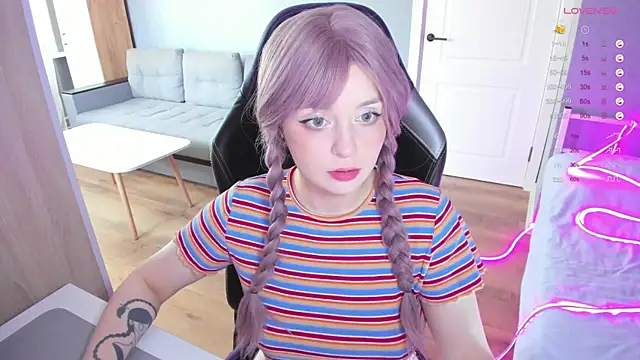 Amy honey angel online show from October 3, 2025, 10:17 am