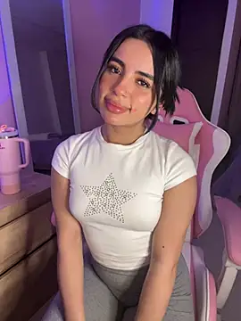 Emily-14 online show from May 20, 2026, 2:52 am
