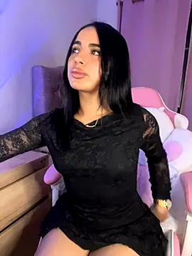 Snapshot of Emily-14 chatting on December 1, 2025, 3:07 am Emily-14 online show from December 1, 2025, 3:07 am