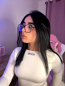 Snapshot of Emily-14 chatting on November 18, 2025, 2:49 am Emily-14 online show from November 18, 2025, 2:49 am