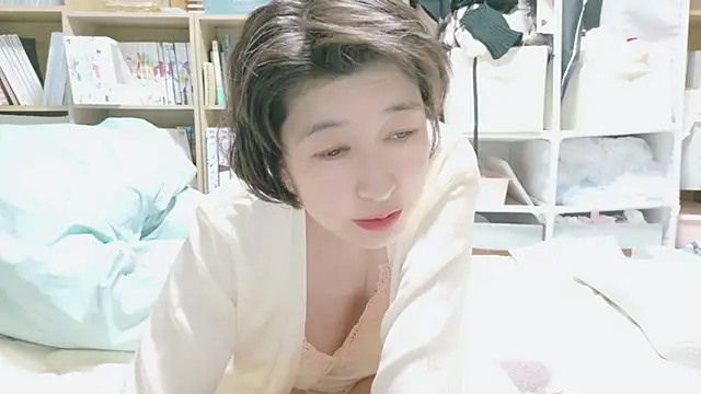Snapshot of morikawa_sayaka chatting on May 5, 2026, 1:03 pm morikawa sayaka online show from May 5, 2026, 1:03 pm