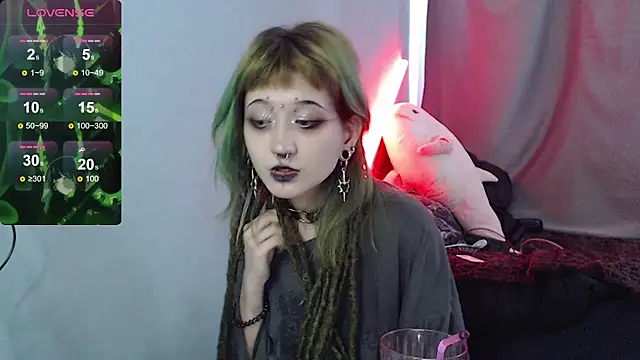 Snapshot of Milten-Trish chatting on May 7, 2026, 3:37 pm Milten-Trish online show from May 7, 2026, 3:37 pm
