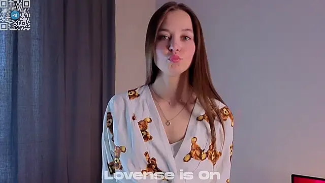 FalineDowlen online show from November 13, 2025, 2:15 am