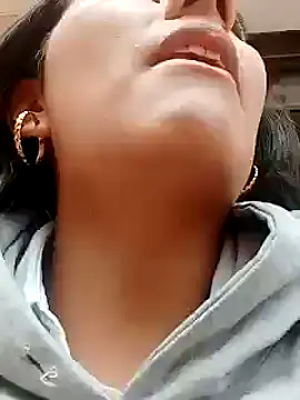 Snapshot of CarlaAlvez chatting on September 12, 2025, 2:28 pm CarlaAlvez online show from September 12, 2025, 2:28 pm