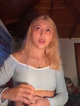 Snapshot of cuteweed420 chatting on November 26, 2025, 10:32 pm cuteweed420 online show from November 26, 2025, 10:32 pm