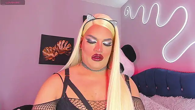Snapshot of Missisabella_ chatting on September 13, 2025, 1:27 am Missisabella online show from September 13, 2025, 1:27 am