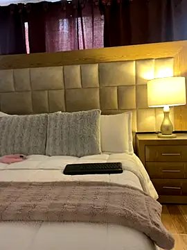 Snapshot of Sweet_and_caramel chatting on December 4, 2025, 3:00 pm Sweet and caramel online show from December 4, 2025, 3:00 pm