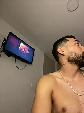 Snapshot of Sweet_and_caramel chatting on March 12, 2025, 8:41 pm Sweet and caramel online show from March 12, 2025, 8:41 pm