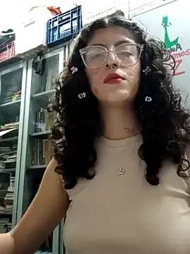 Snapshot of LoveElectra chatting on February 6, 2025, 11:15 pm LoveElectra online show from February 6, 2025, 11:15 pm