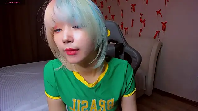 Milla Aheo online show from April 10, 2026, 1:07 pm