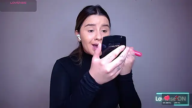 Snapshot of SaraBraun_ chatting on February 11, 2026, 5:13 pm SaraBraun online show from February 11, 2026, 5:13 pm