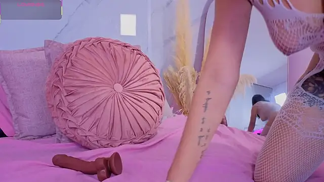 Snapshot of Chlooee__ chatting on October 28, 2025, 1:50 am Chlooee online show from October 28, 2025, 1:50 am