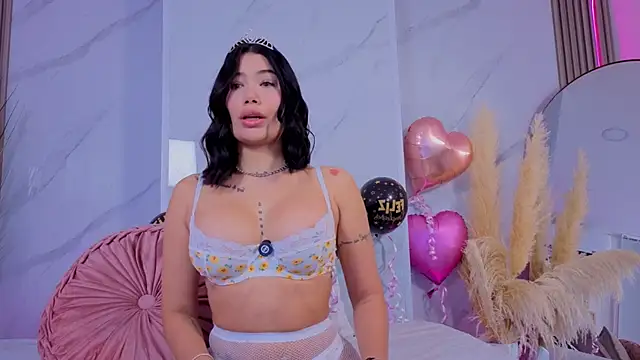 Snapshot of Chlooee__ chatting on November 3, 2025, 1:22 am Chlooee online show from November 3, 2025, 1:22 am