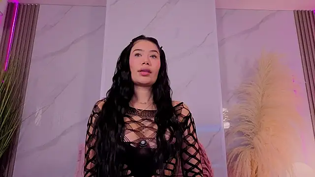 Chlooee   online show from April 23, 2026, 1:45 am