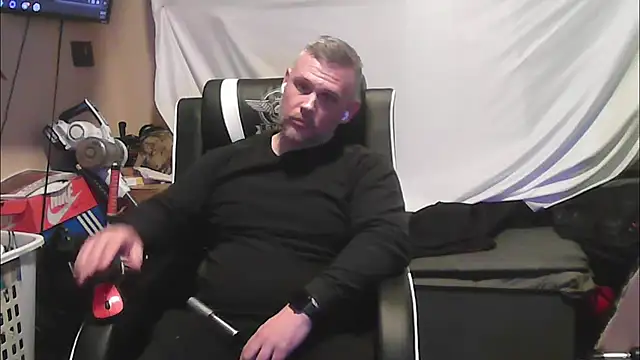 TwoFarty240 online show from January 7, 2026, 4:06 am