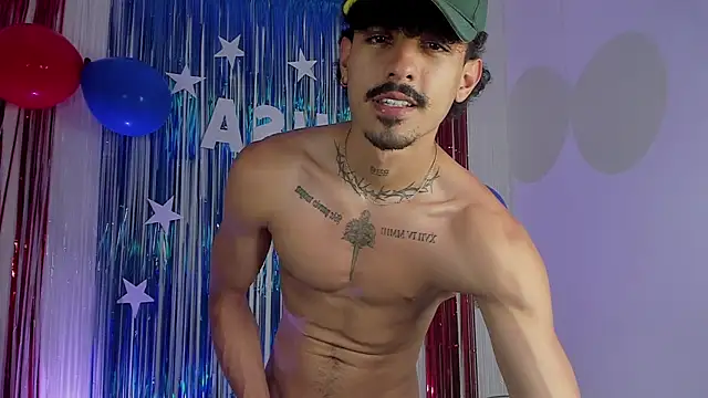 Snapshot of Lukeetaylor chatting on July 6, 2026, 12:56 pm Lukeetaylor online show from July 6, 2026, 12:56 pm